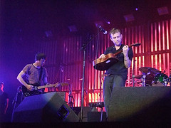 blur @ M.E.N. Arena by catlouise (Licence Creative Commons)